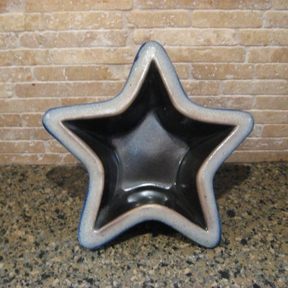 ROWE POTTERY WORKS SMALL STAR DISH - Picture 1 of 3